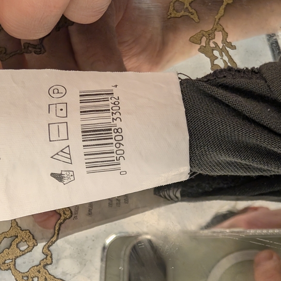 Elegant Black Evening Gown - Picture 2 of 7